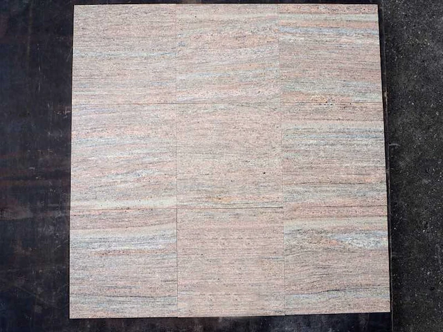 Natuursteen tegels 24,3m² - afbeelding 1 van  5