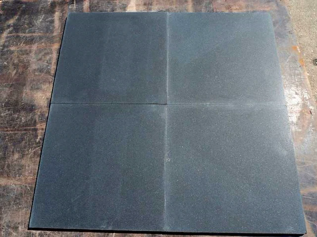 Natuursteen tegels 37m² - afbeelding 1 van  1