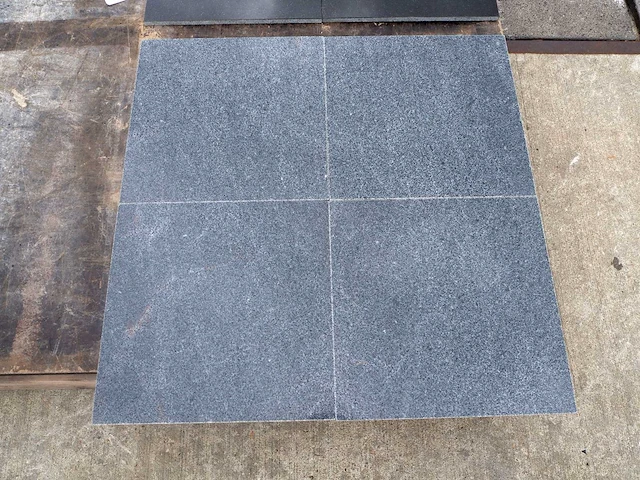 Natuursteen tegels (ca. 11.5m²) - afbeelding 1 van  1