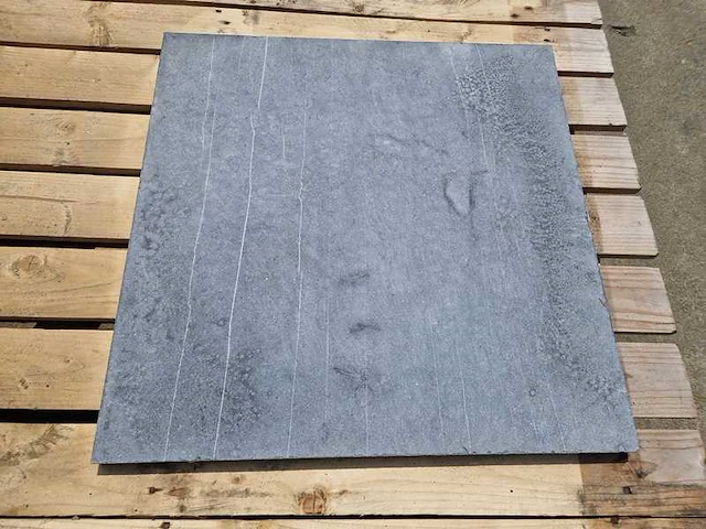 Natuursteen tegels (ca. 17.3m²) - afbeelding 2 van  2