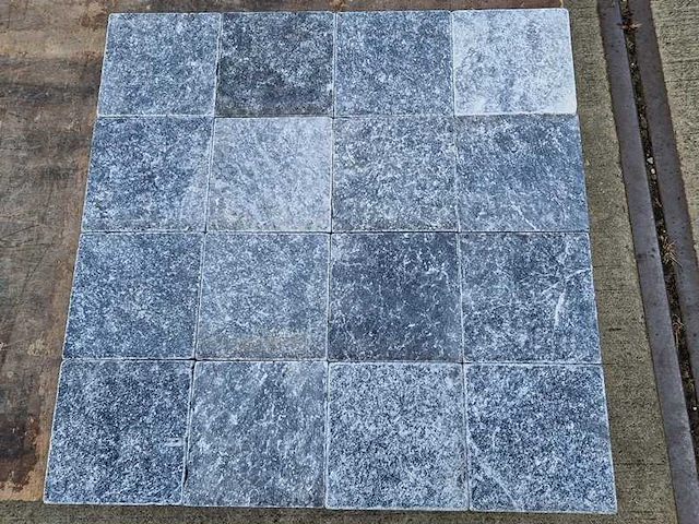 Natuursteen tegels (ca. 18m²) - afbeelding 2 van  3