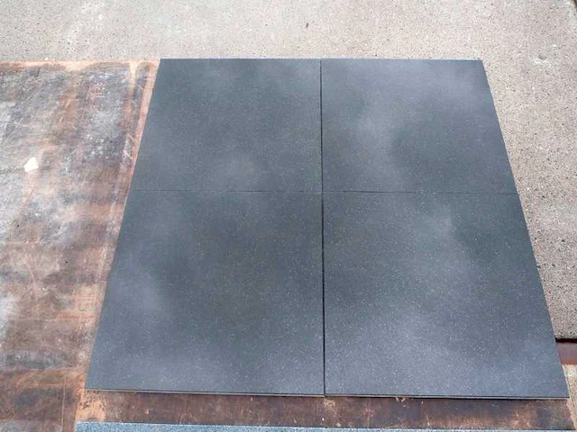 Natuursteen tegels (ca. 20.5m²) - afbeelding 1 van  1