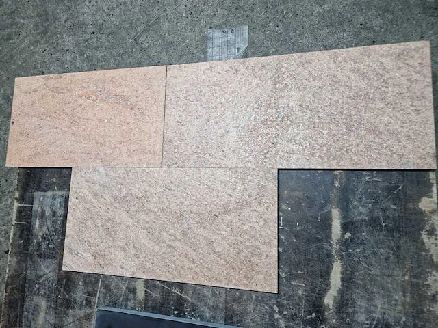 Natuursteen tegels (ca. 20m²) - afbeelding 1 van  1