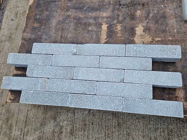 Natuursteen tegels (ca. 21.6m²) - afbeelding 2 van  3