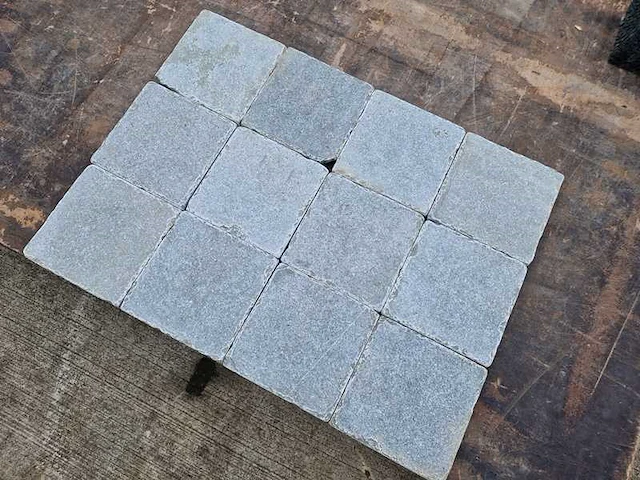 Natuursteen tegels (ca. 32.4m²) - afbeelding 1 van  2