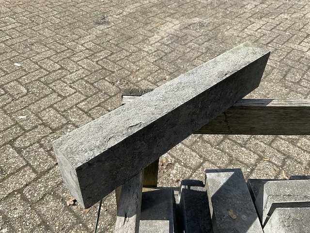 Natuursteen tuinmuur balkje - afbeelding 3 van  4