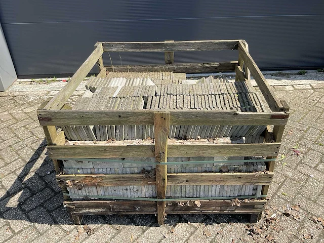 Natuursteen tuintegel - afbeelding 1 van  3