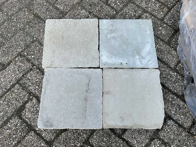 Natuursteen tuintegel - afbeelding 1 van  6