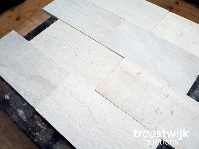 Natuurstenen tegels 12,3m² - afbeelding 1 van  3