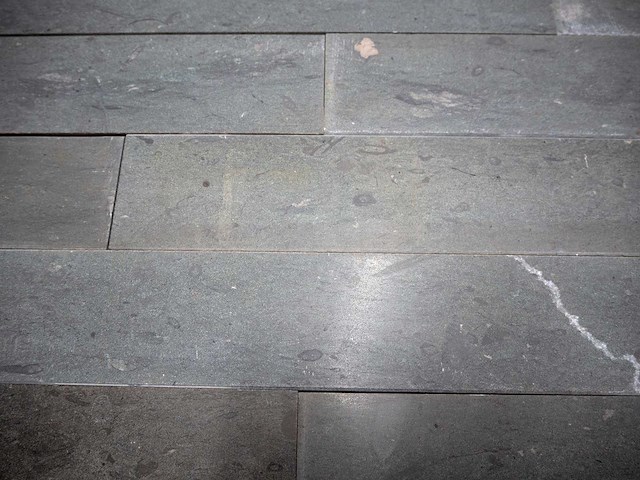 Natuurstenen tegels wildverband in stroken (ca. 20m²) - afbeelding 2 van  2