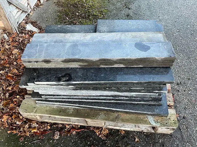 Natuurstenen vensterbank / gezaagde stroken (38x) - afbeelding 1 van  3