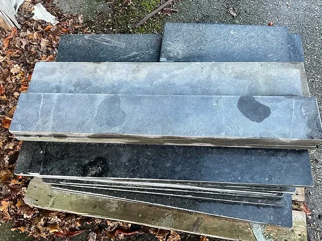 Natuurstenen vensterbank / gezaagde stroken (38x) - afbeelding 2 van  3