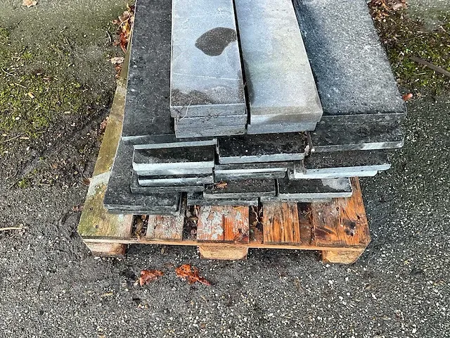 Natuurstenen vensterbank / gezaagde stroken (38x) - afbeelding 3 van  3