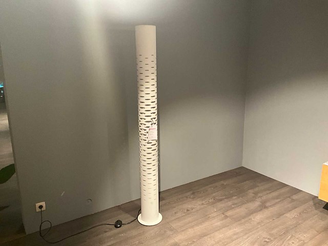 Natuzzi cosmo vloerlamp - afbeelding 2 van  3