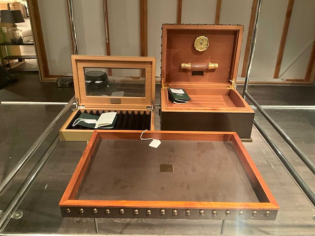 Natuzzi dienblad, sigarendoos en humidoir (3x) - afbeelding 1 van  16