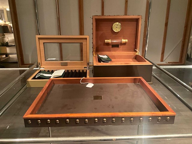 Natuzzi dienblad, sigarendoos en humidoir (3x) - afbeelding 11 van  16