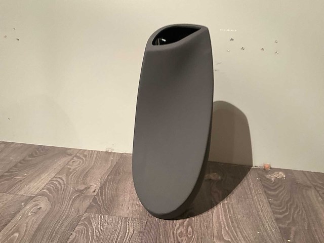 Natuzzi kunststof vaas - afbeelding 3 van  5