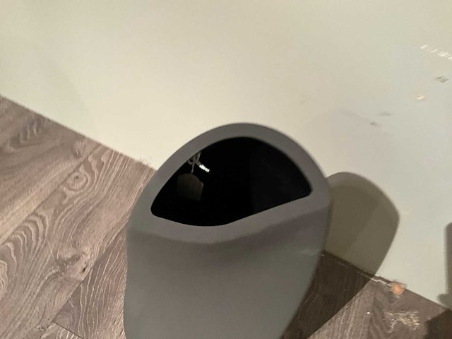 Natuzzi kunststof vaas - afbeelding 4 van  5