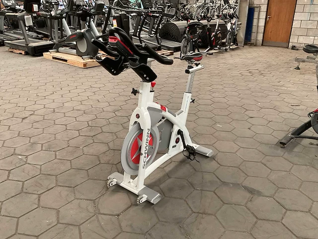Nautilus schwinn spinningbike - afbeelding 1 van  6