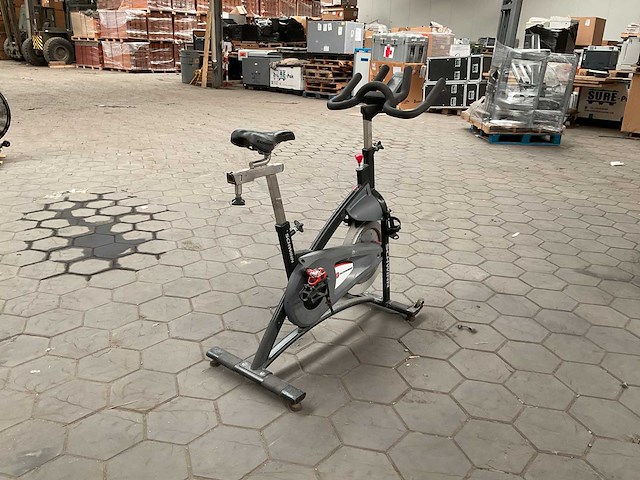 Nautilus schwinn spinningbike - afbeelding 3 van  6