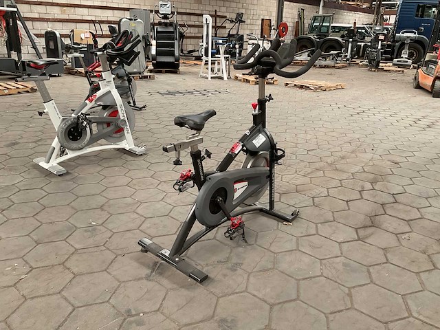 Nautilus schwinn spinningbike - afbeelding 3 van  6