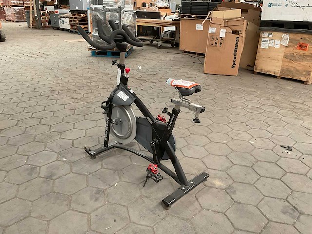 Nautilus schwinn spinningbike - afbeelding 2 van  6