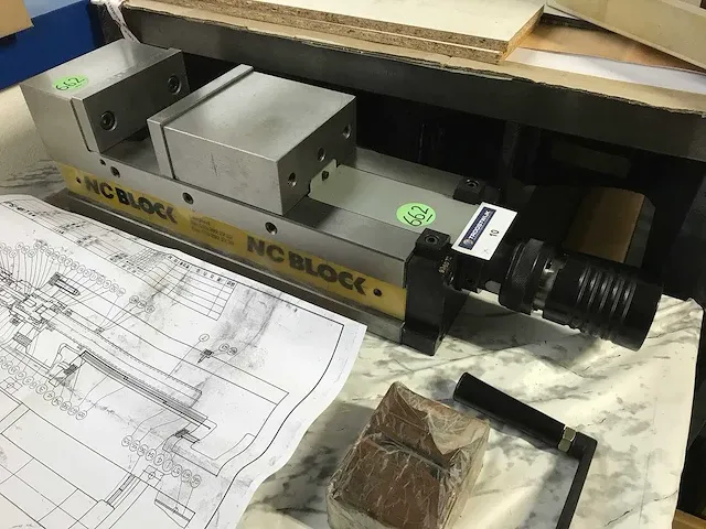 Nc blok - chv-130v - machineklem - afbeelding 2 van  8