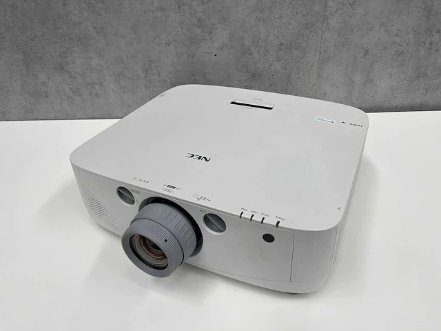 Nec np-pa500u - 3 lcd projector - afbeelding 1 van  11