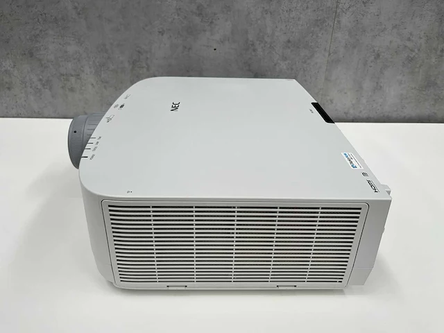 Nec np-pa500u - 3 lcd projector - afbeelding 6 van  11