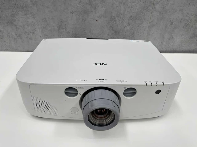 Nec np-pa500u - 3 lcd projector - afbeelding 8 van  11