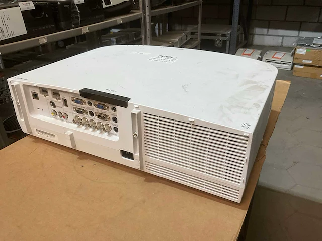 Nec np-pa550w projector - afbeelding 2 van  7