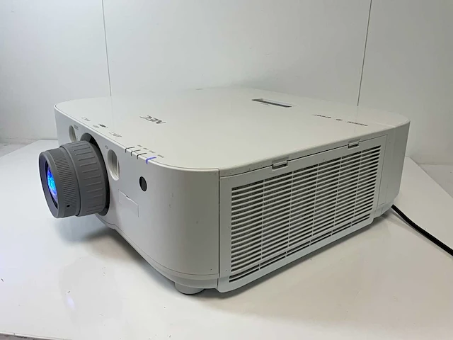 Nec (pa522u) 5200 lumens wuxga projector (176 hrs - lamp hours) - afbeelding 3 van  8