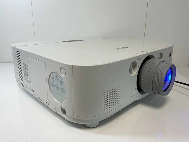 Nec (pa522u) 5200 lumens wuxga projector (829 hrs - lamp hours) - afbeelding 4 van  8