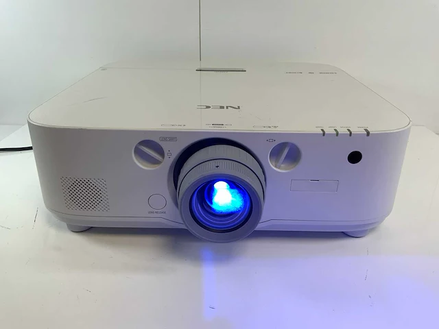 Nec (pa622u) wuxga large venue projector (1179 hrs - lamp hours) - afbeelding 1 van  7