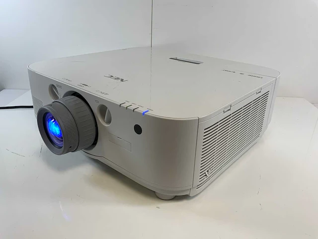 Nec (pa622u) wuxga large venue projector (1179 hrs - lamp hours) - afbeelding 3 van  7