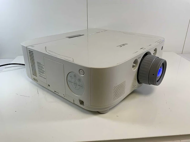 Nec (pa622u) wuxga large venue projector (1180 hrs - lamp hours) - afbeelding 2 van  7