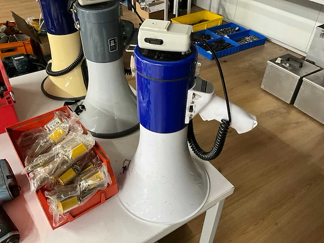 Nedis meph200wt megafoon - afbeelding 2 van  4