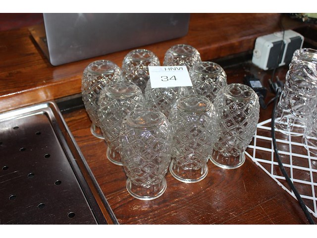 Negen cocktail glazen. - afbeelding 1 van  2