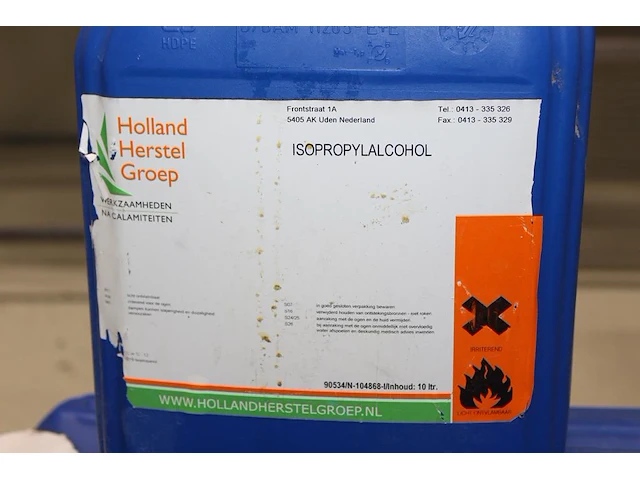 Negen deels aangebroken cans isopropylalcohol. - afbeelding 2 van  2