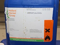 Negen deels aangebroken cans isopropylalcohol. - afbeelding 2 van  2