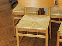 Negen eikenhouten stoelen met kunstrotan zitting. - afbeelding 2 van  3