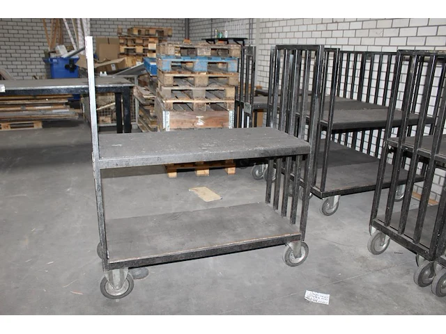 Negen transportkarren voornamelijk afm. 130 x 55 x 149 cm - afbeelding 2 van  2