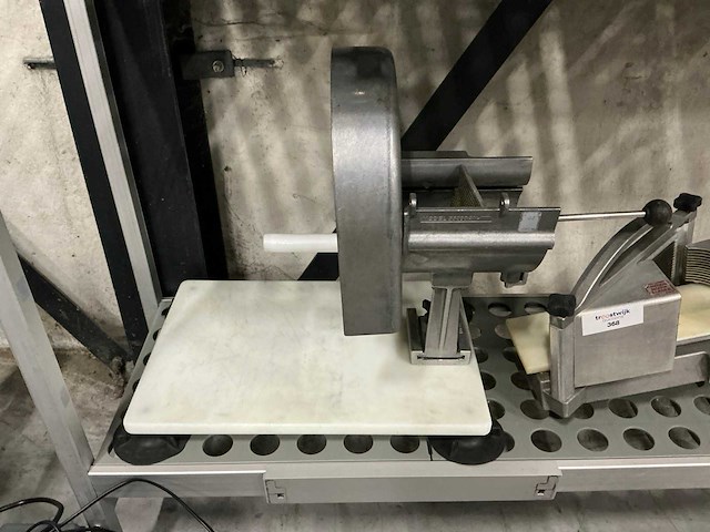 Nemco groenten snijmachines (2x) - afbeelding 3 van  4