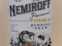 Nemiroff burning pear vodka - 70 cl - winkelverkoopprijs € 18.95 - afbeelding 3 van  3