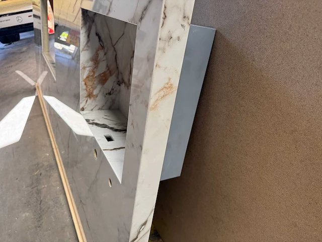Neolith - calacatta luxe gepolijst - werkblad met scheur - afbeelding 11 van  13