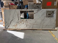 Neolith - calacatta luxe gepolijst - werkblad met scheur - afbeelding 2 van  13