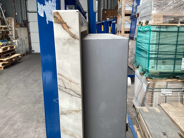 Neolith keramiek calacatta eilandwerkblad - afbeelding 2 van  12