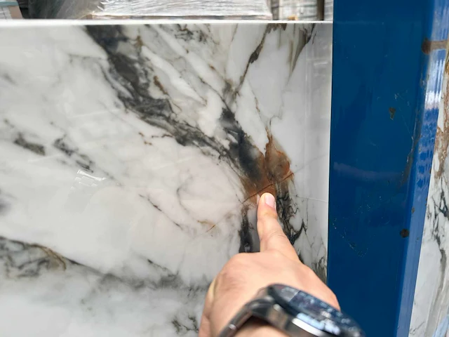 Neolith keramiek calacatta eilandwerkblad - afbeelding 3 van  12