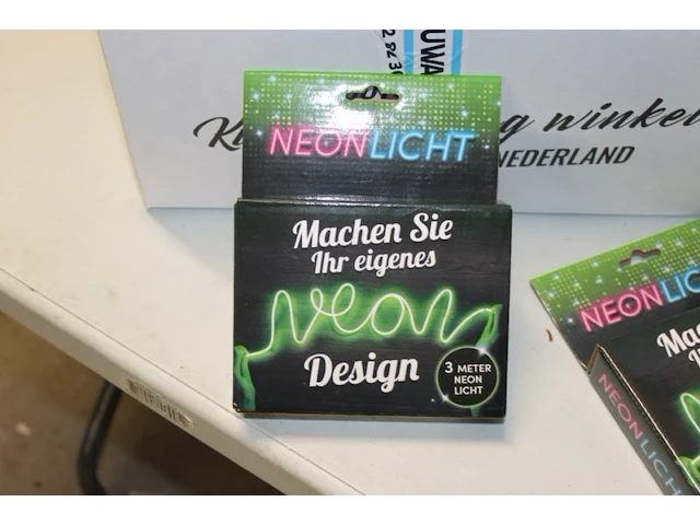 Neon licht groen - afbeelding 2 van  3