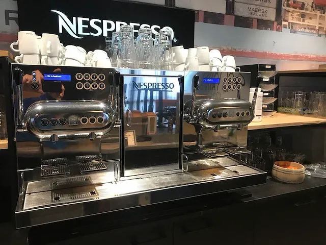 Nespresso - aguila 420 pro- koffiemachine - afbeelding 1 van  12